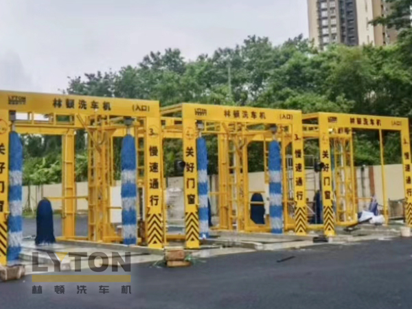 林頓大巴全自動(dòng)洗車機(jī)、大型通道式洗車機(jī)、公交車洗車機(jī)廠家、南京大巴洗車機(jī)廠家