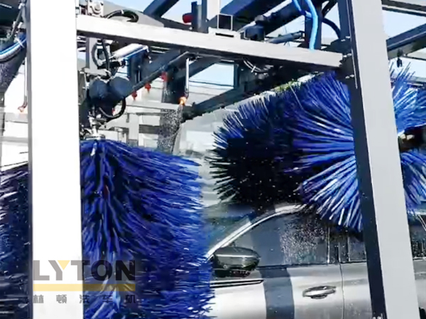 因為專注，所以專業！常州惠眾汽車俱樂部安裝2臺林頓FX11系列全自動洗車機