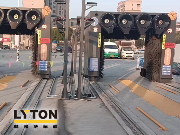 環(huán)保節(jié)水效率高!兩臺(tái)林頓龍門往復(fù)式全自動(dòng)洗車機(jī)即將竣工!