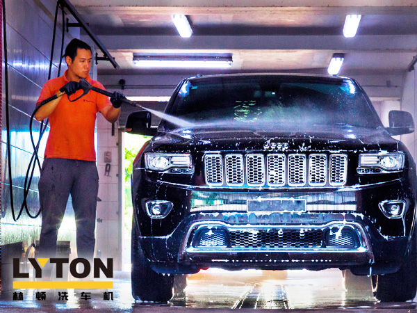 人工智能產(chǎn)業(yè)化發(fā)展時(shí)代已全面來臨!電腦洗車機(jī)設(shè)備接替人工洗車,您準(zhǔn)備好了嗎?