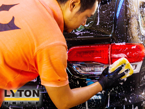 人工智能產(chǎn)業(yè)化發(fā)展時(shí)代已全面來臨!電腦洗車機(jī)設(shè)備接替人工洗車,您準(zhǔn)備好了嗎?