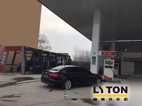 當(dāng)下北方早已雪飄漫天,冰封萬里,凜冽的寒風(fēng)呼嘯大地!全自動(dòng)洗車機(jī)在冬天來臨后需要進(jìn)行一些維護(hù)和保養(yǎng)!